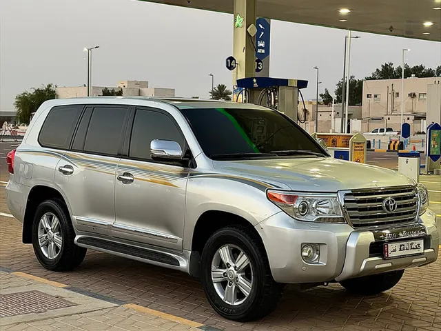 Photo of 2012 Toyota Land Cruiser VXR
