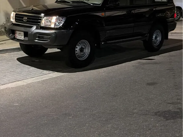 صورة 2002 تويوتا لاند كروزر GXR