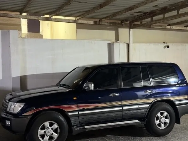 Photo of 2003 Toyota Land Cruiser GXR
