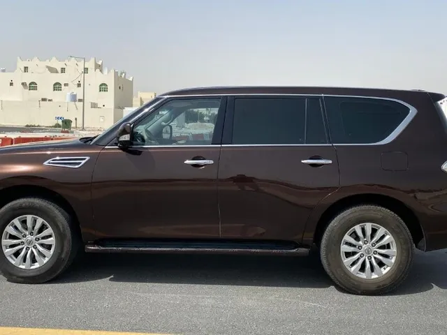 صورة 2017 نيسان باترول SE