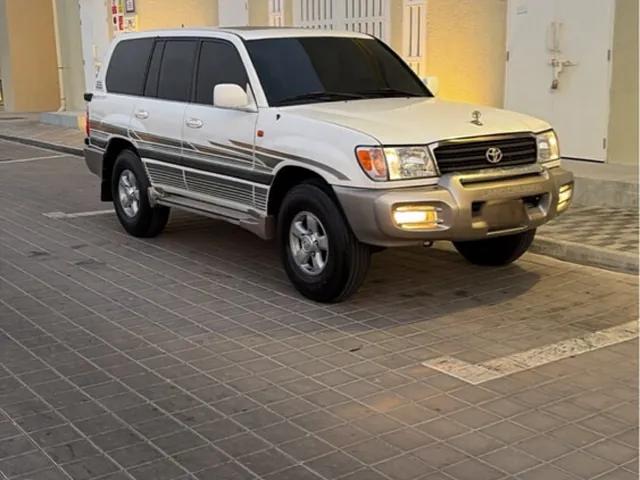 Photo of 2000 Toyota Land Cruiser GXR