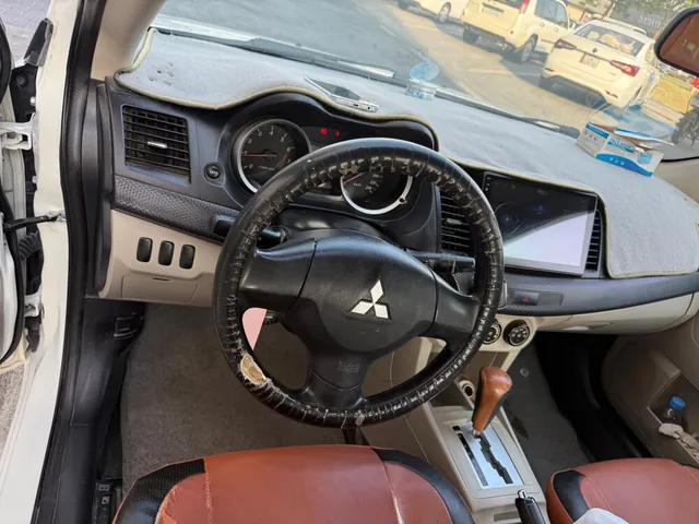 صورة 2015 ميتسوبيشي لانسر EX
