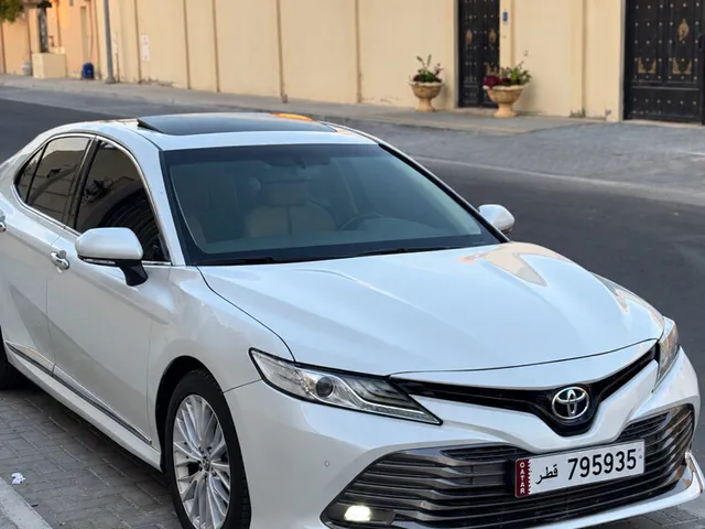 صورة 2019 تويوتا كامري جراند