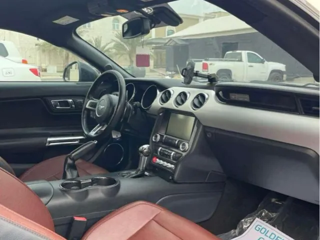 صورة 2015 جي إم سي توب كيك C6500