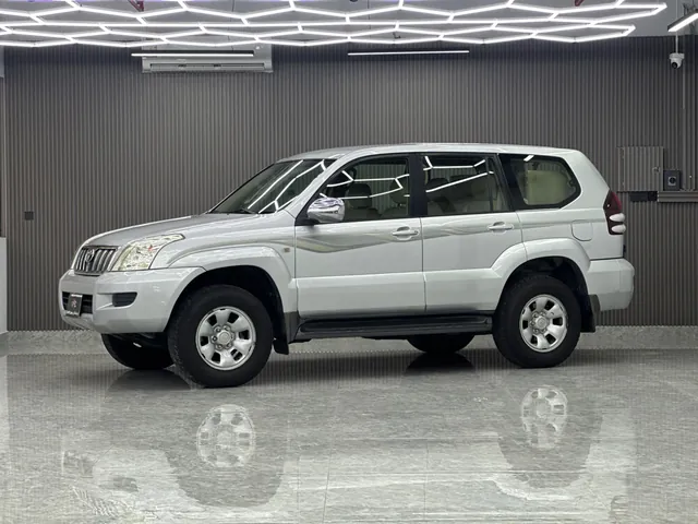 Photo of 2004 Toyota Land Cruiser Prado