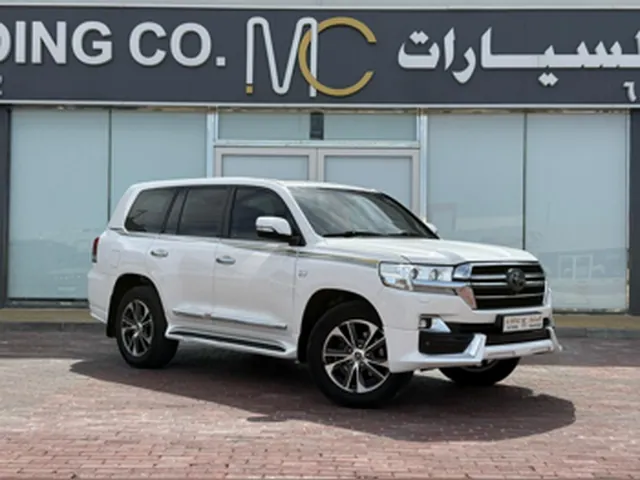 صورة 2019 تويوتا لاند كروزر VXR