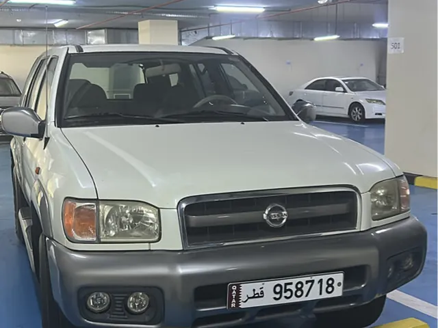 Photo of 2002 Nissan Pathfinder SE