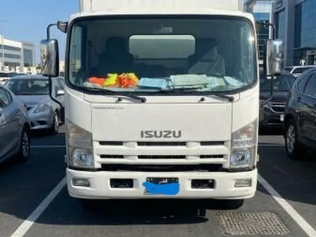 Photo of 2012 Isuzu Reward