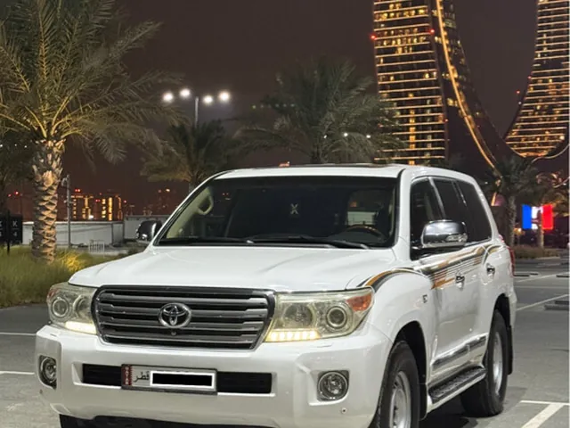 صورة 2014 تويوتا لاند كروزر VXR
