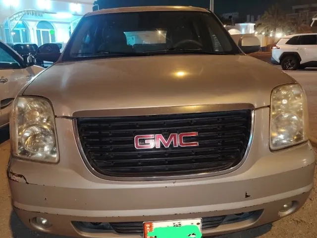 صورة 2011 جي إم سي يوكون XL SLT