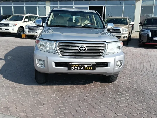 صورة 2012 تويوتا لاند كروزر VXR