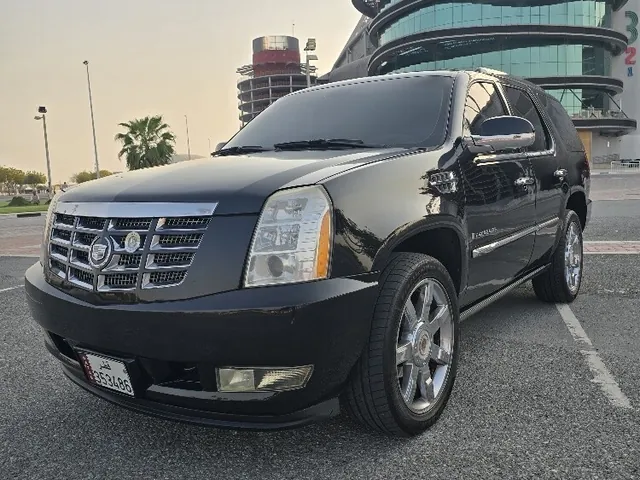 صورة 2010 كاديلاك إسكاليد ESV