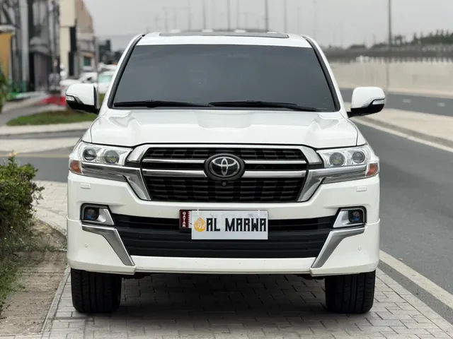 صورة 2019 تويوتا لاند كروزر VXR