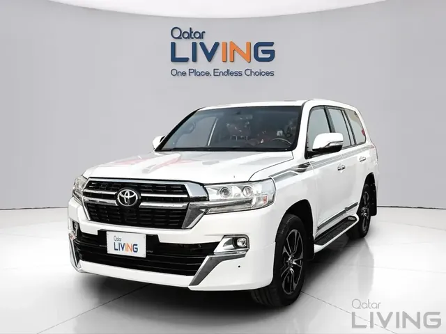 صورة 2016 تويوتا لاند كروزر VXR