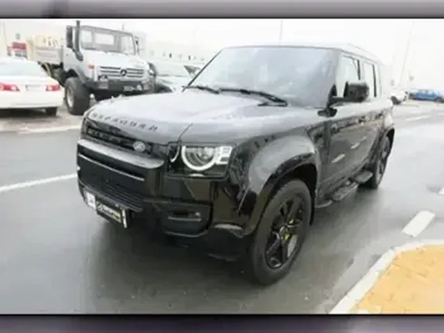 صورة 2021 لاند روفر ديفندر 90 HSE