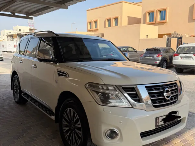 صورة 2014 نيسان باترول بلاتينيوم