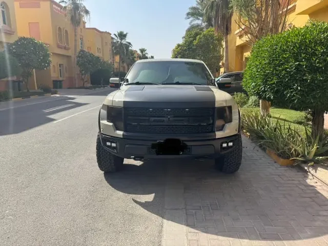 صورة 2013 فورد F-150 SVT رابتر