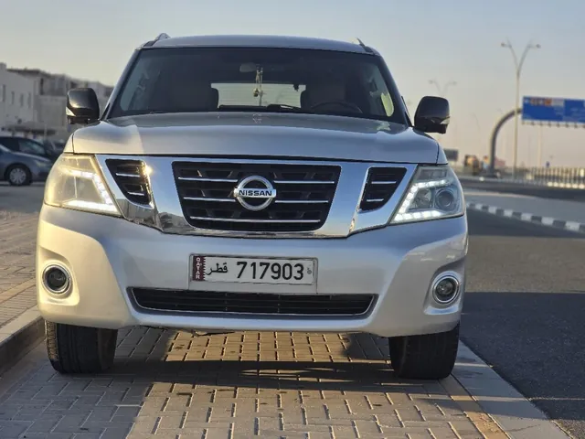 صورة 2014 نيسان باترول بلاتينيوم