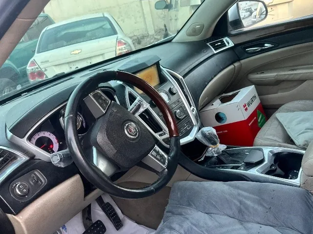 صورة 2010 كاديلاك SRX 4