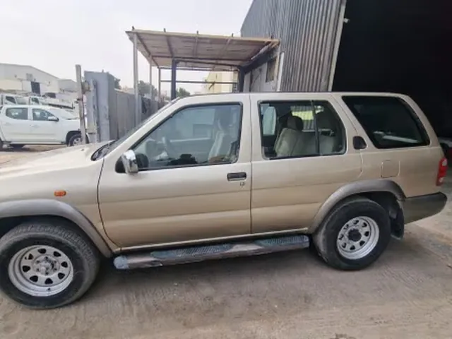 صورة 2003 نيسان باثفايندر SV