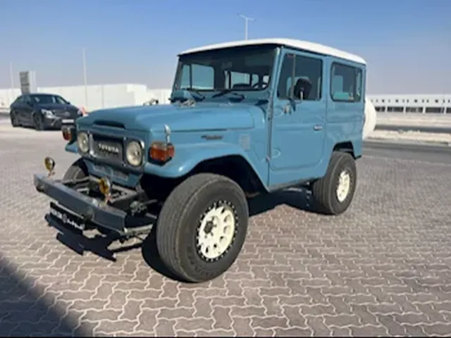 صورة 1983 تويوتا لاند كروزر