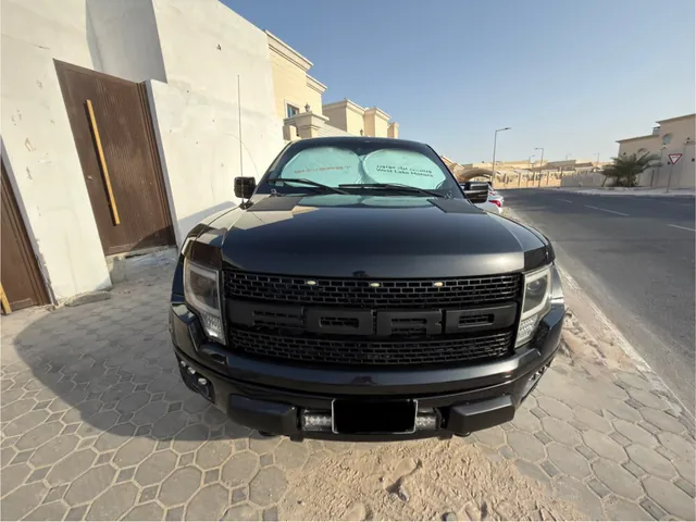صورة 2013 فورد F-150 SVT رابتر
