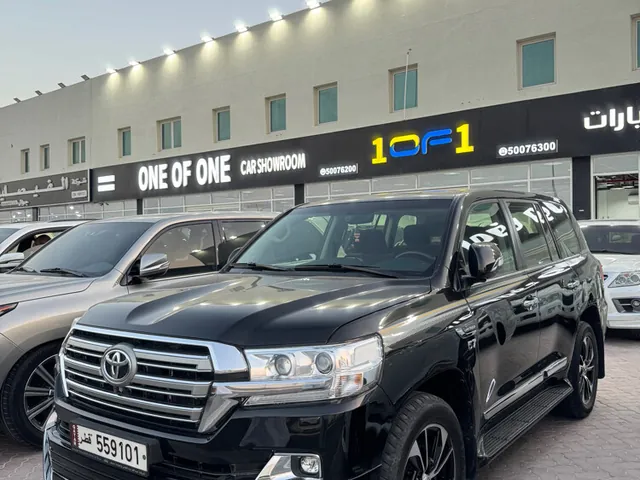 صورة 2020 تويوتا لاند كروزر VXR