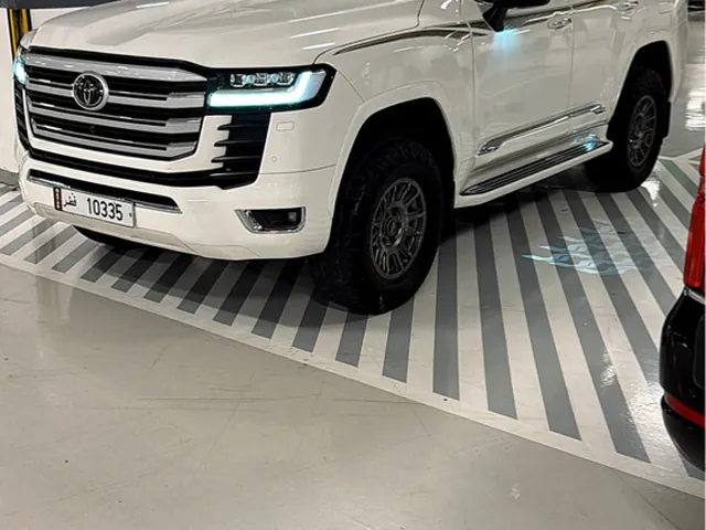 صورة 2025 تويوتا لاند كروزر VXR