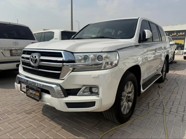 صورة 2019 تويوتا لاند كروزر GXR