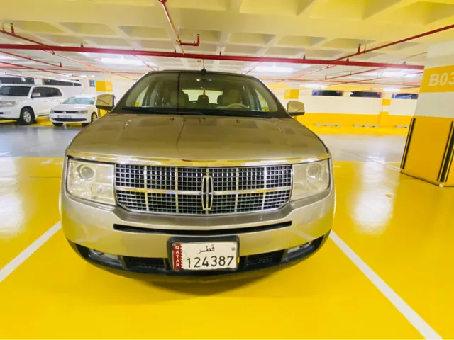 Photo of 2009 Lincoln MKS