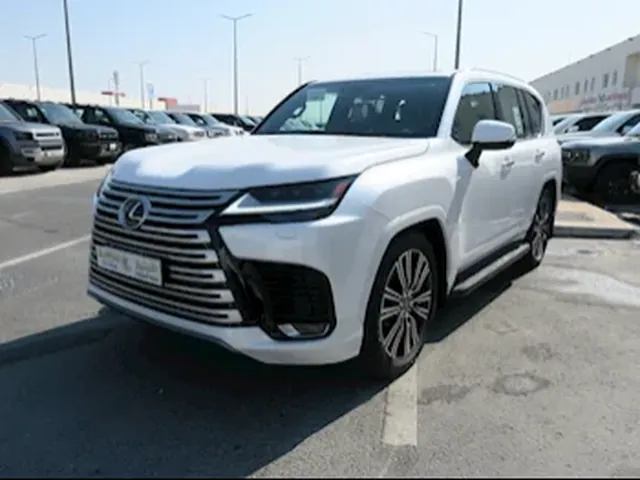 صورة 2024 لكزس LX 600 لكجري