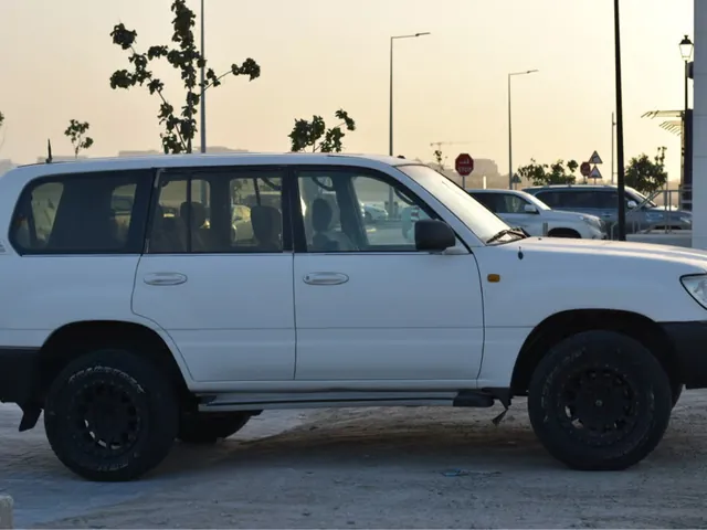 صورة 2006 تويوتا لاند كروزر GX