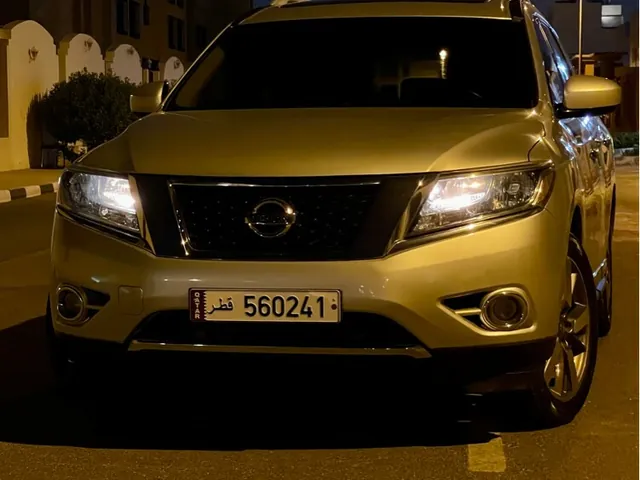 صورة 2013 نيسان باثفايندر SV