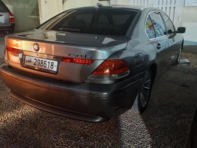 صورة 2005 بي إم دبليو الفئة السابعة 730Li