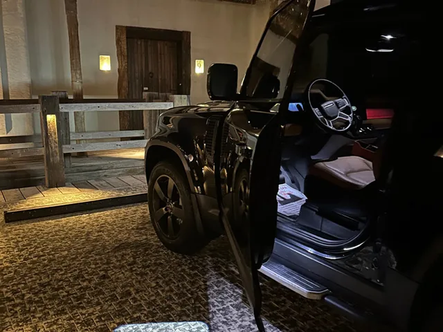 صورة 2023 لاند روفر ديفندر 90 HSE