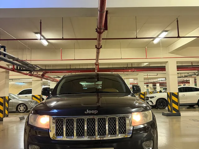 Photo of 2012 Jeep Cherokee Limited