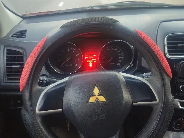 صورة 2017 ميتسوبيشي ASX