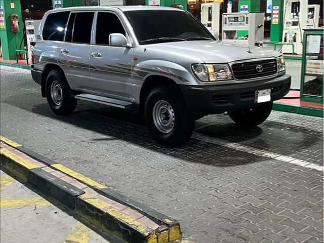 Photo of 2002 Toyota Land Cruiser GXR