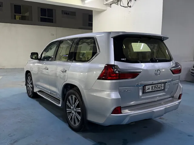 Photo of 2016 Lexus LX 570