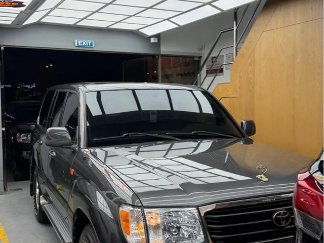Photo of 2002 Toyota Land Cruiser GX