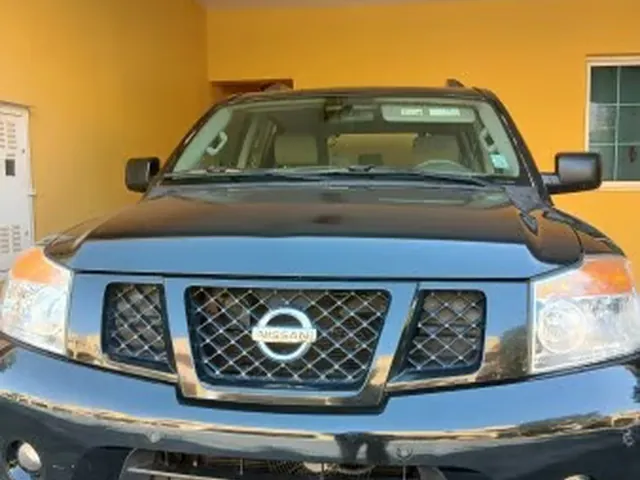 Photo of 2015 Nissan Armada SE
