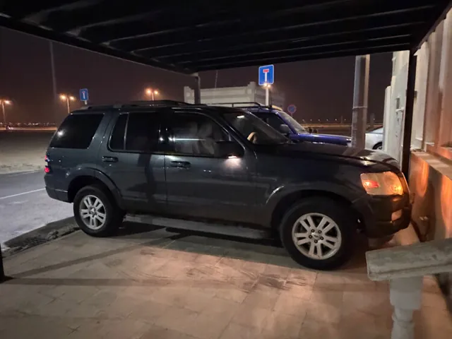 Photo of 2010 Ford Explorer Limited