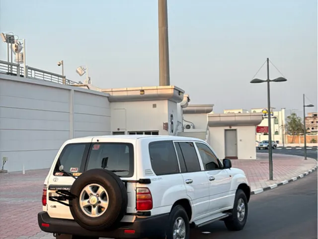 Photo of 2002 Toyota Land Cruiser G