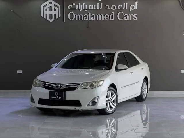 صورة 2015 تويوتا كامري LE