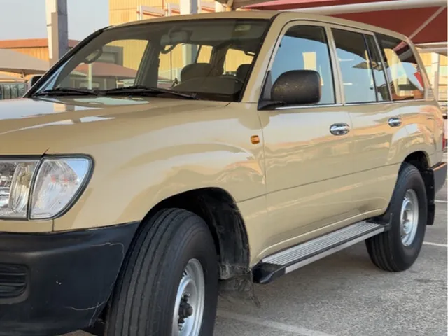 Photo of 1999 Toyota Land Cruiser G