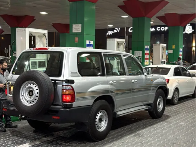 صورة 2001 تويوتا لاند كروزر GX