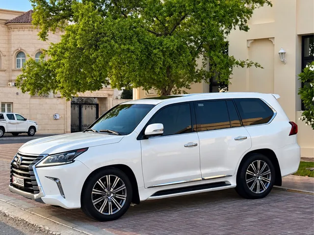 Photo of 2016 Lexus LX 570