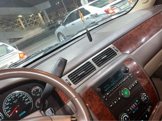 صورة 2014 شيفروليه تاهو LTZ
