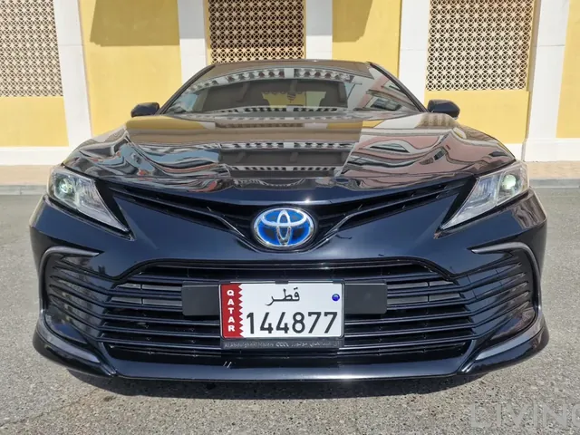 صورة 2024 تويوتا كامري LE هايبرد