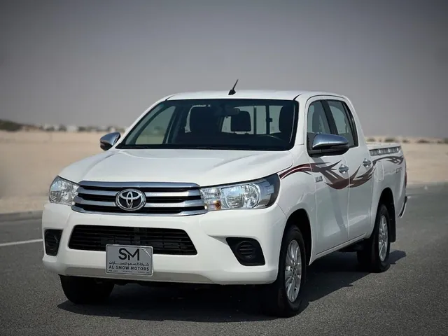 صورة 2022 تويوتا هايلكس SR5